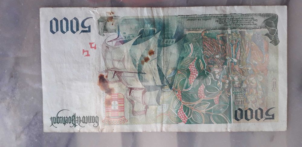 Nota de cinco mil escudos