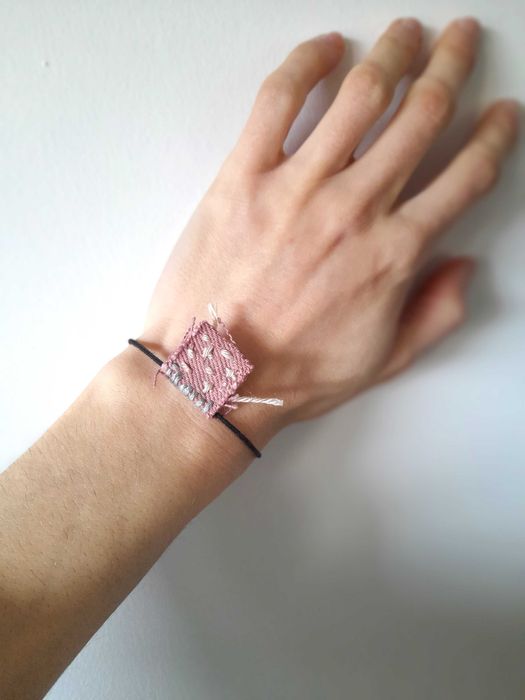 Pulseira de desejo com talismã bordado à mão Sashiko
