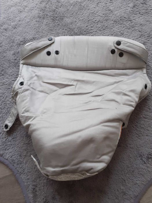 Redutor de bebé para mochila ergonómica ergobaby (usado 2x)
