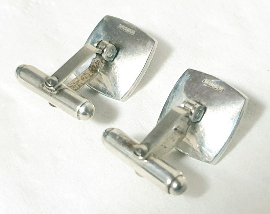 Fantásticos botões de punho vintage em prata com rubis