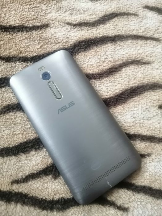 Asus zenfone 2, Ze551ml.