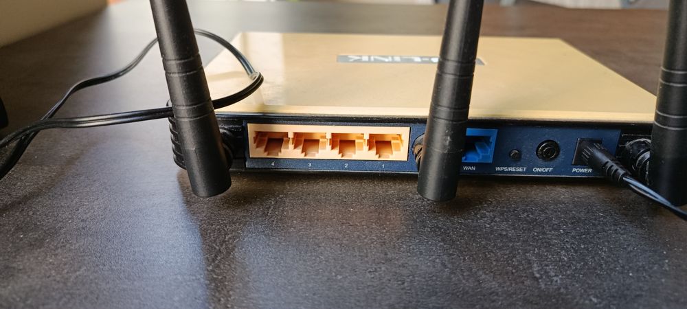 Продам роутер б/у