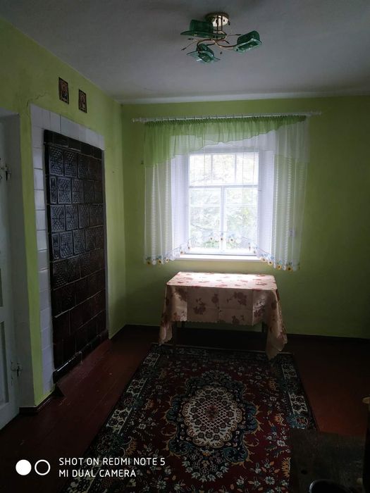 Будинок з великою земельною ділянкою