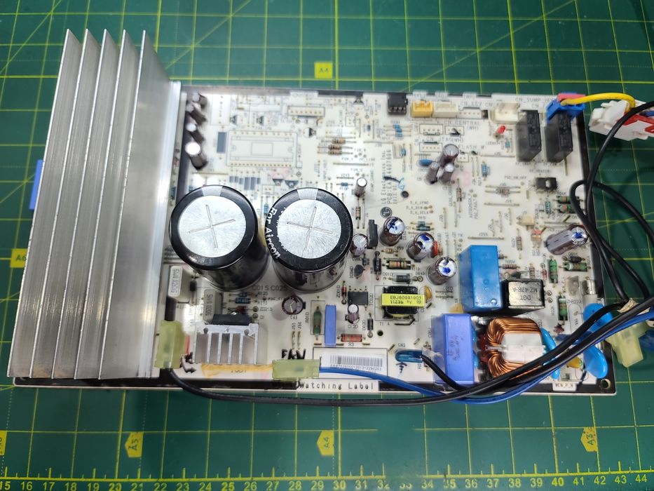 Інверторний кондиціонер  LG S12AF. Плата зовнішнього блоку.