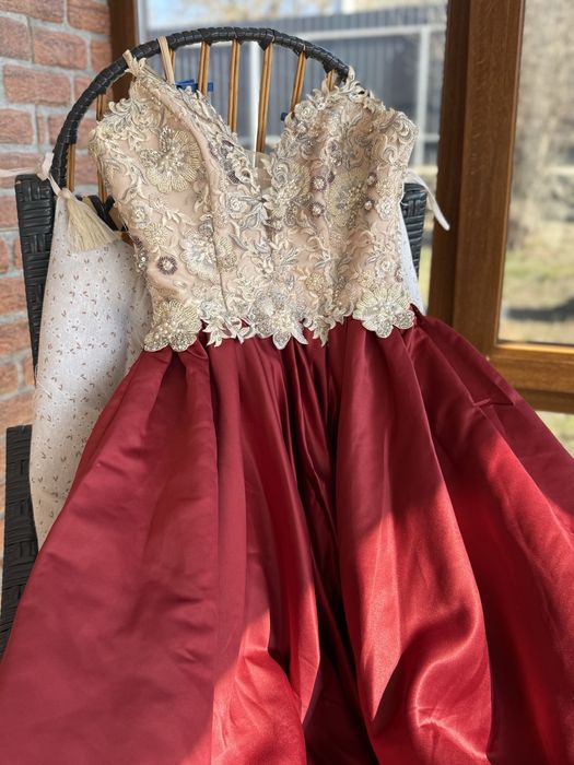 Сукня на випускний