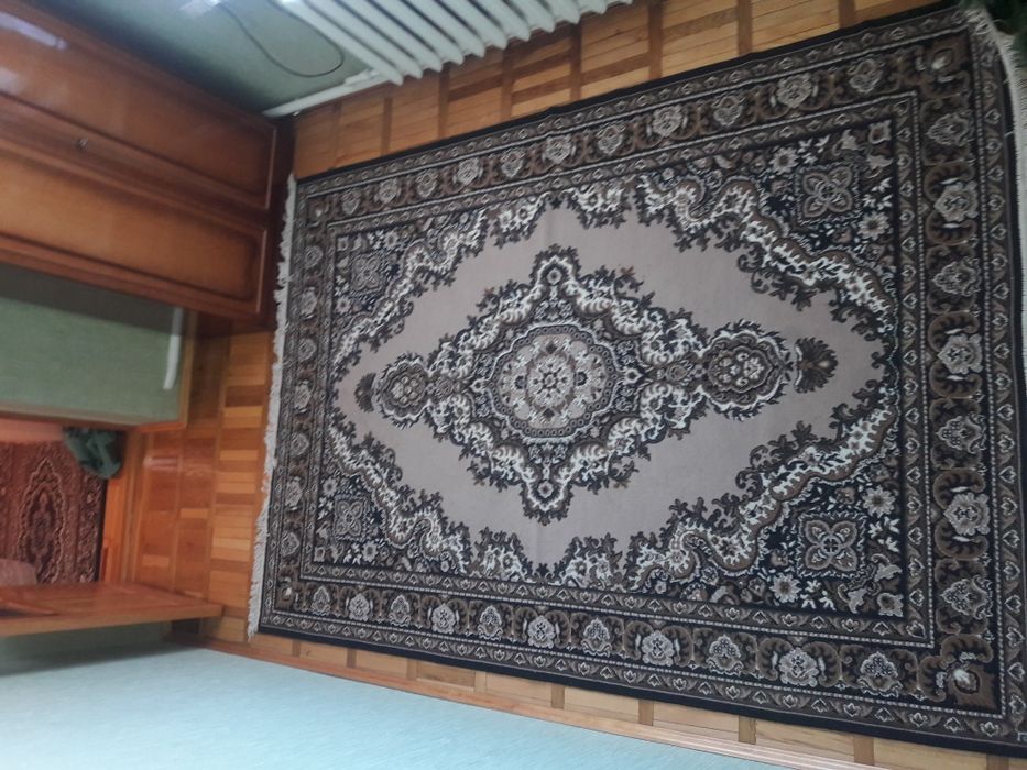 Продам ковер 2*3