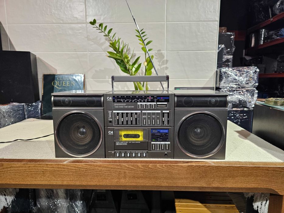 Магнітола SANYO C4
