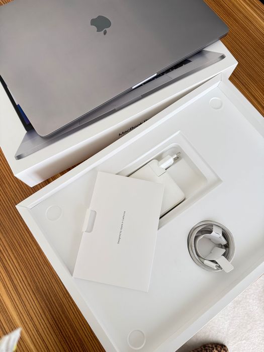 MacBook Pro 16” | 512GB | 16GB