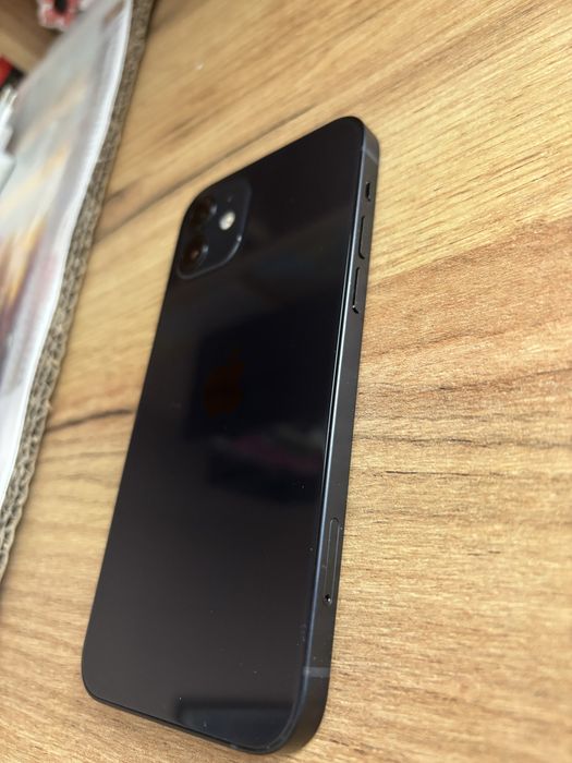 Айфон 12 чорний 64 гб