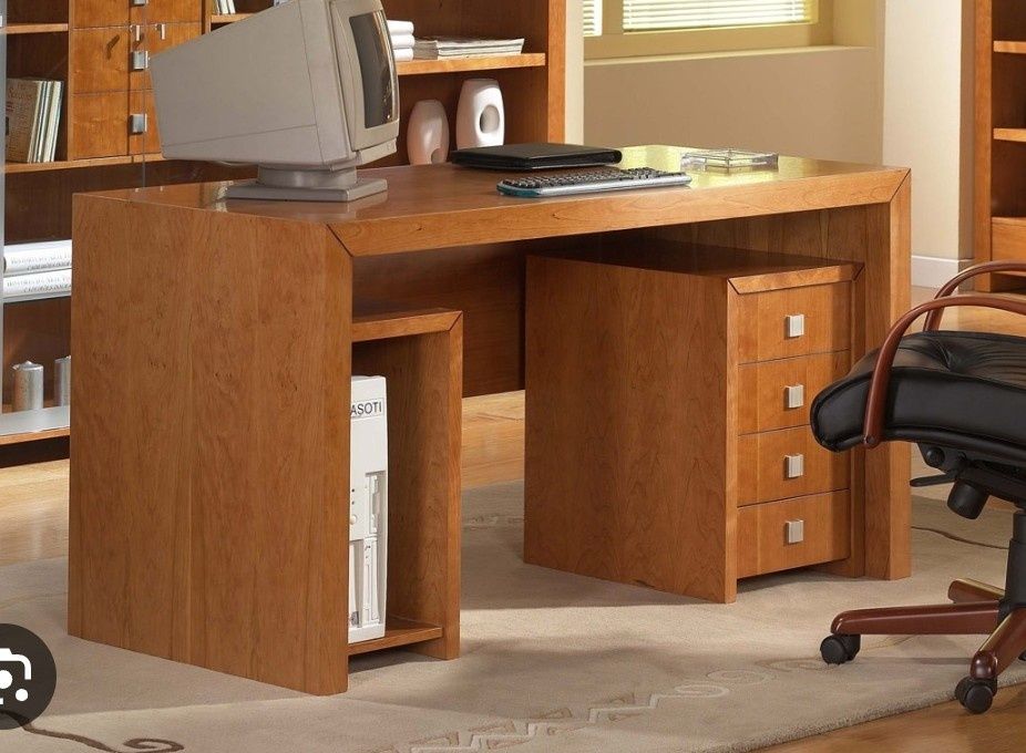 Faço trabalhos de carpintaria marcenaria  restauros