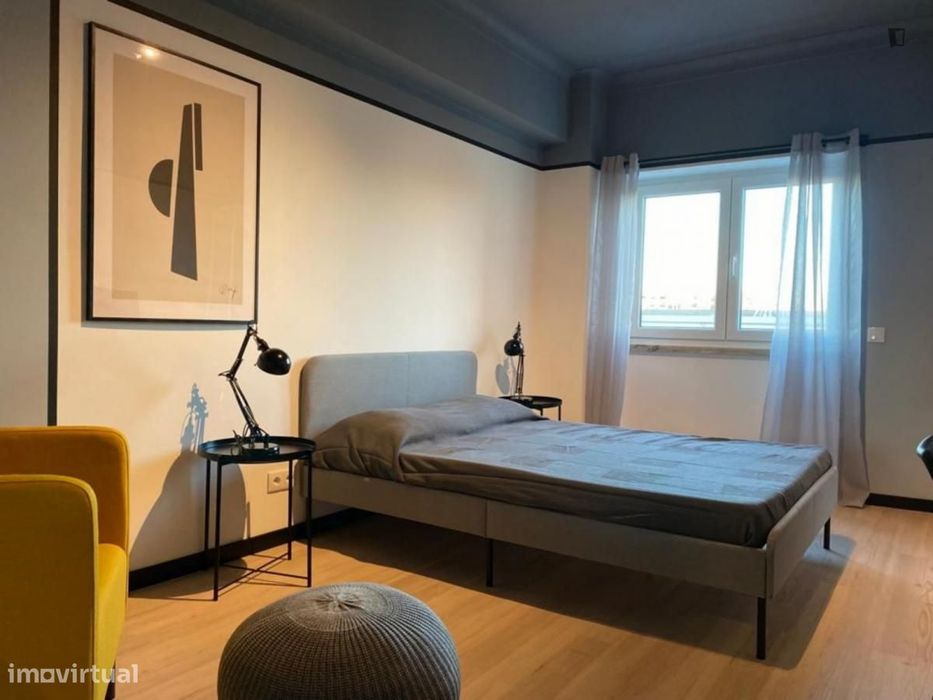 Quarto - localizado em Setubal