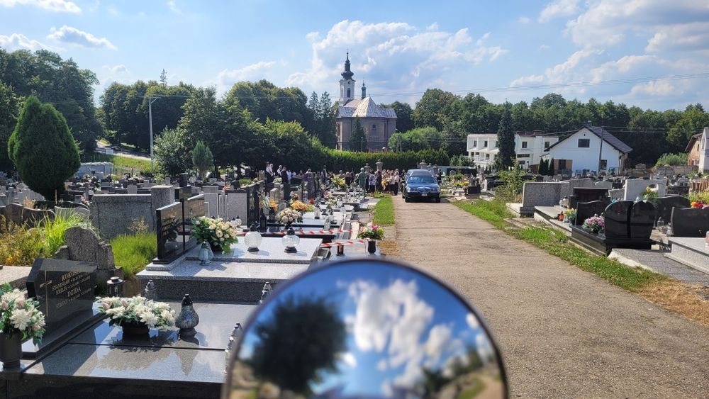 Zawodowy trębacz na pogrzeb. Cisza, trąbka, trębacz, oprawa muzyczna!