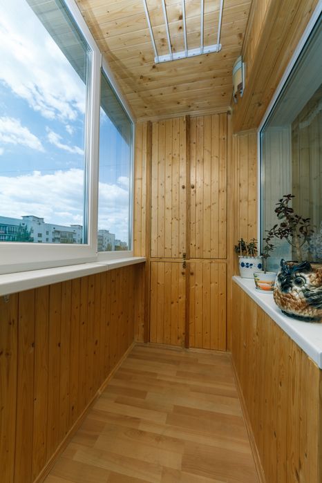 Посуточно.2х комнатная возле Гулливера бульвар Леси Украинки 9