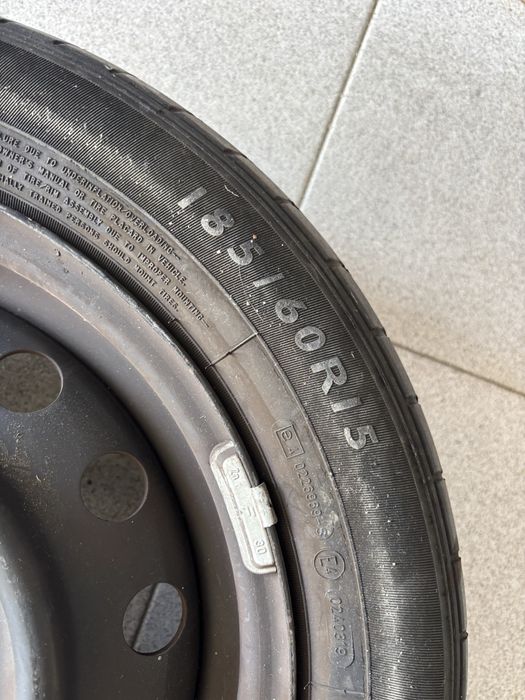 Pneu com jante ferro Dunlop 185/60/15
