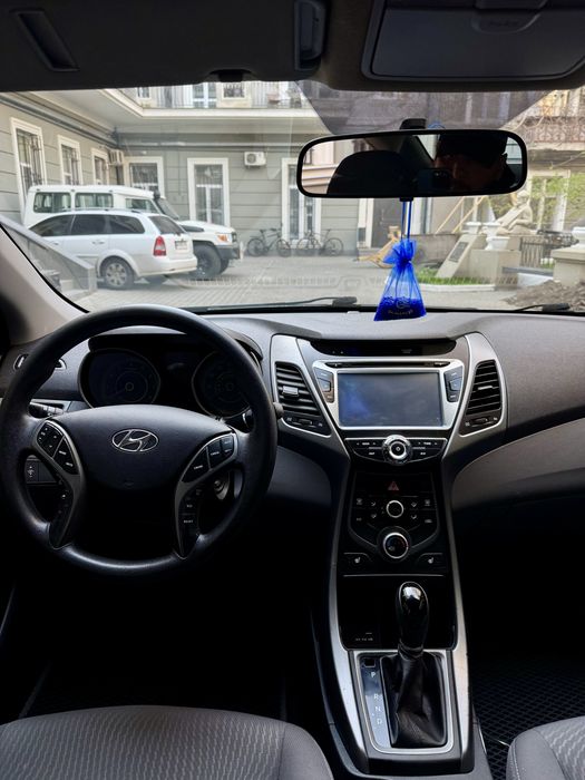 Hyundai Elantra 2013 avtomat