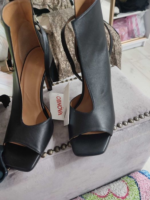 Нові італійськи босоніжки