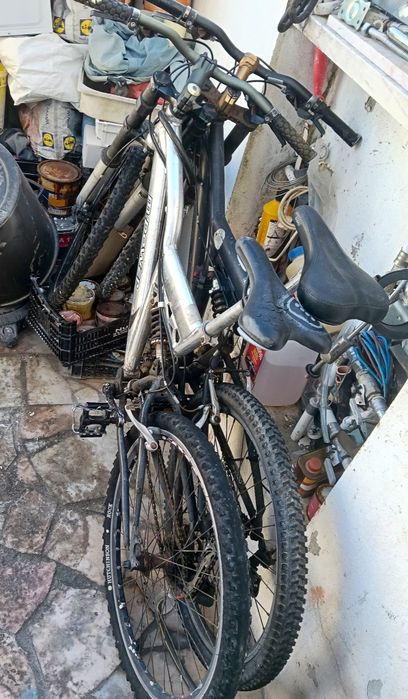 Bicicletas montanha downhill