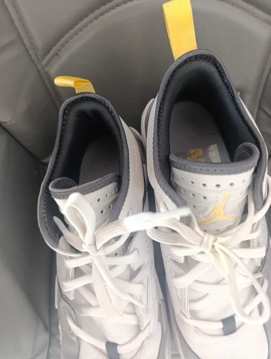 спортивне взуття для хлопця
