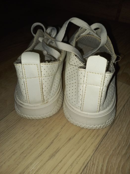 Білі кеди мокасини кросівки