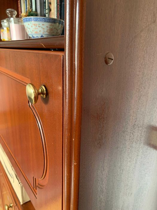 Estante com cristaleira de sala