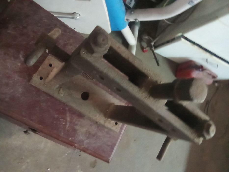 Prenssa antiga. Funciona .