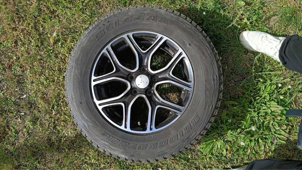 Колеса на Mitsubishi Outlander  3. Разом з шинами  bridgestone blizzak
