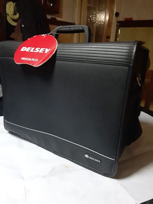 Mala DELSEY com etiqueta