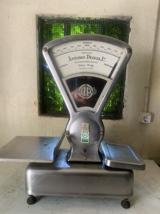 Balança c/pesos a funcionar