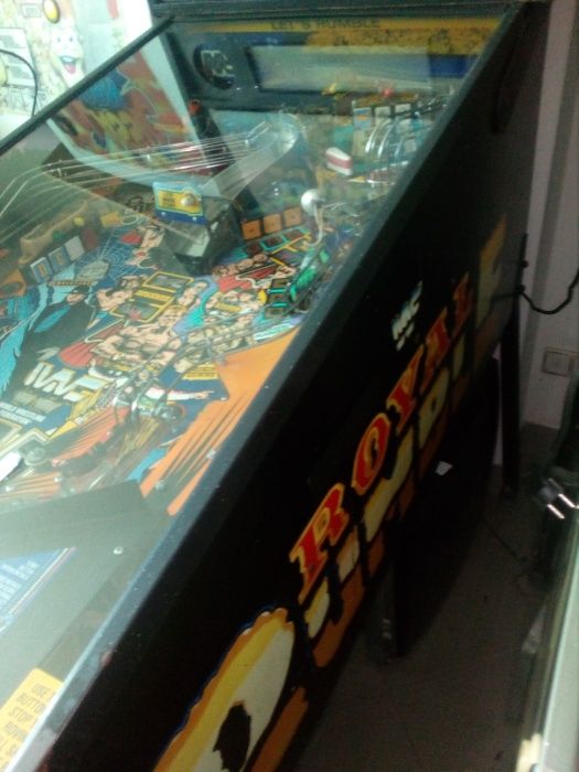 Máquina feliper Royal Rumble como nova. Damos garantia.