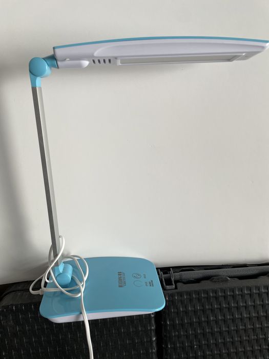 Candeeiro articulado de secretária Led cores (luminosidade regulável)