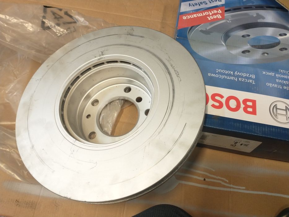 Tarcze hamulcowe przód  E39, E38 324mm