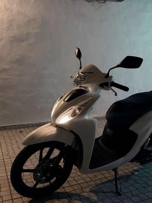 Honda 110 (Como nova)