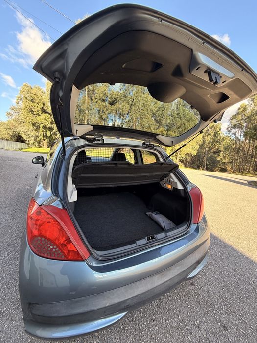 Peugeot 207  1.4 HDi