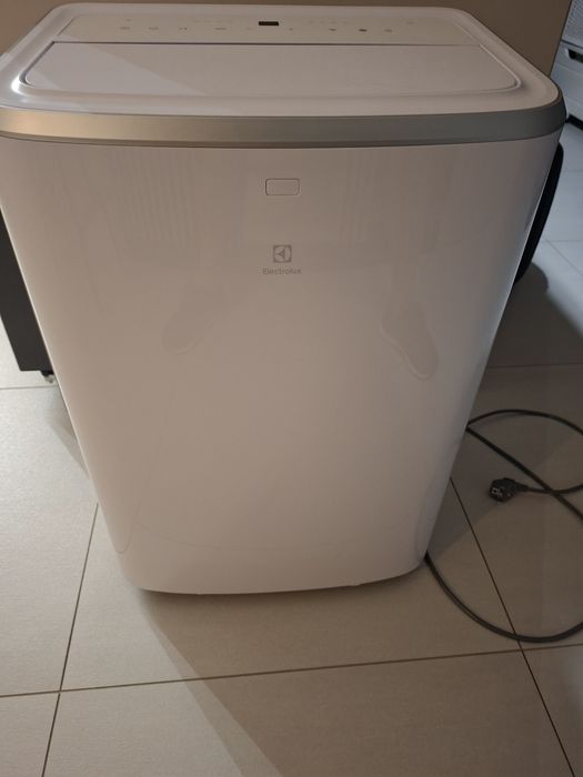 Klimatyzator przenośny Electrolux EXP26U339CW