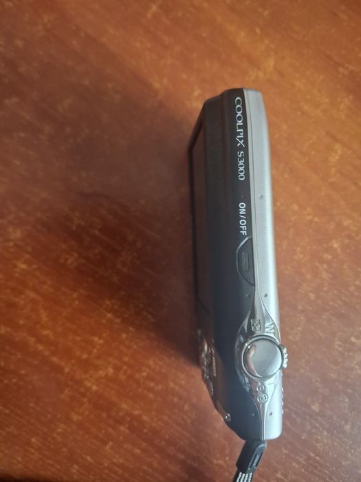 Aparat Nikon s3000