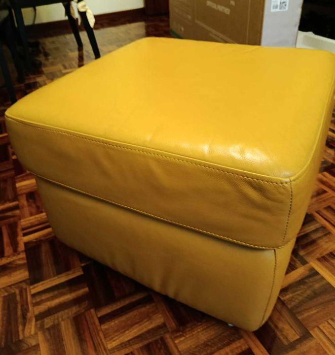 Banco de Sala em pele genuína (55 x 55 cm)