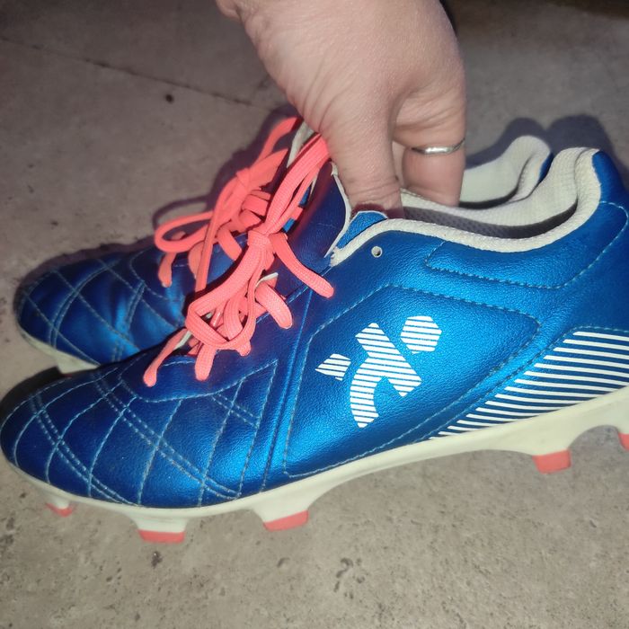 Sprzedam buty do grania w piłkę Kipsta