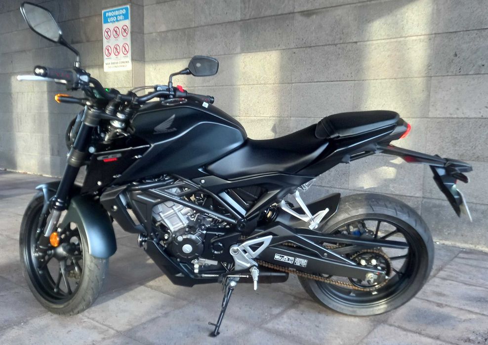 Honda CB 125 R 03/2024 só 1200kms