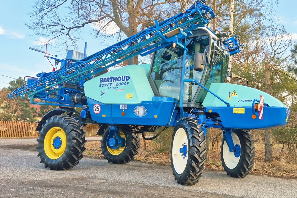 Opryskiwacz Samojezdny Berthoud BoXer 2200l, 24/21m, stan BDB  Okazja!