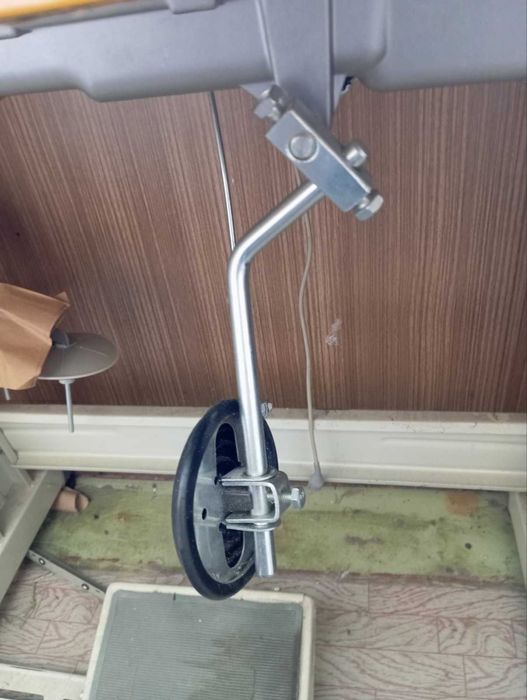 Продам швейную промышленную, прямострочную машинку "Velles"