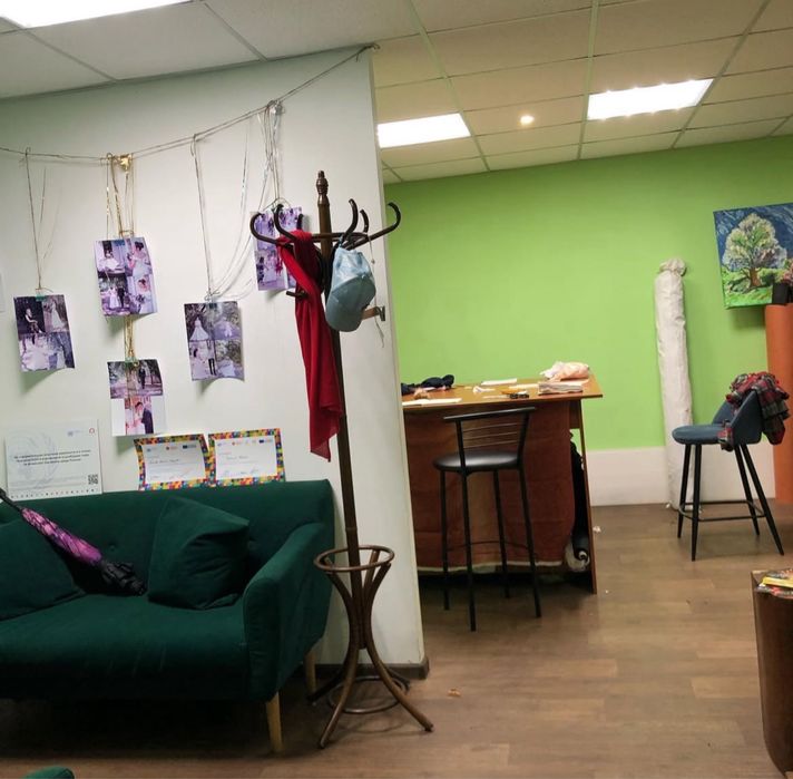 Здається 3-х кімнатна квартира - офіс з власним входом, м. Дружківка