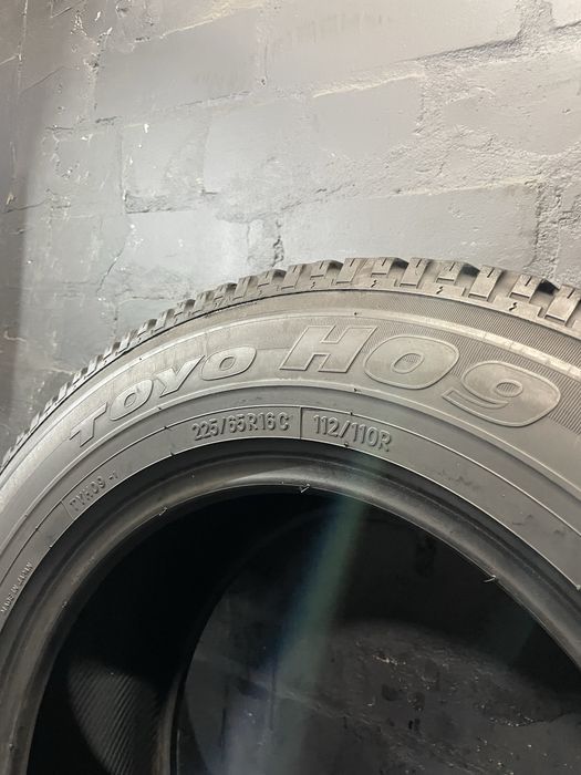 2шт 225/65 R16c Toyo H09