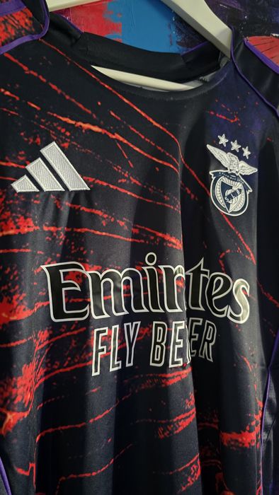 T-shirt Benfica x Vhils