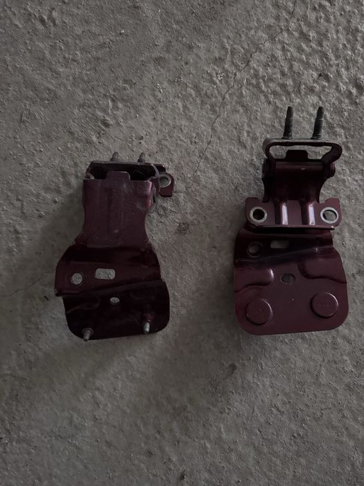 Петля дверей багажника ліва права Toyota Highlander 17-19 688200E190