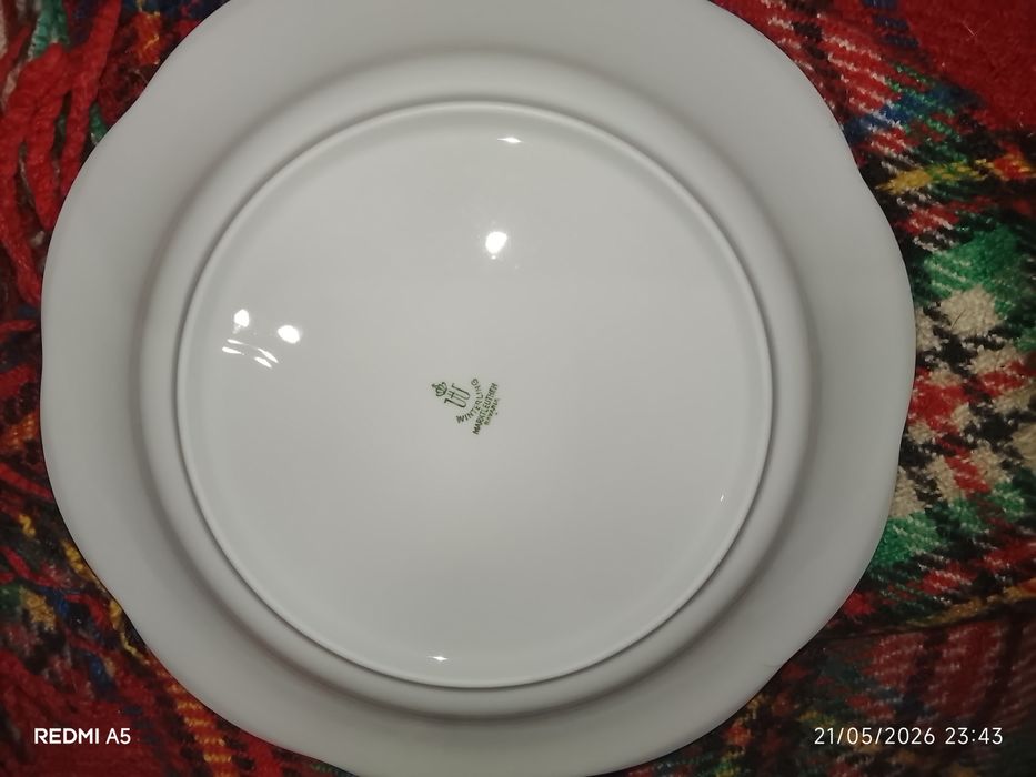 Conjunto de louça pratos chávena nunca usado