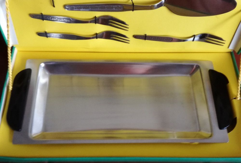 Bandeja aço inox para tortas com 6 garfos e 1 espátula