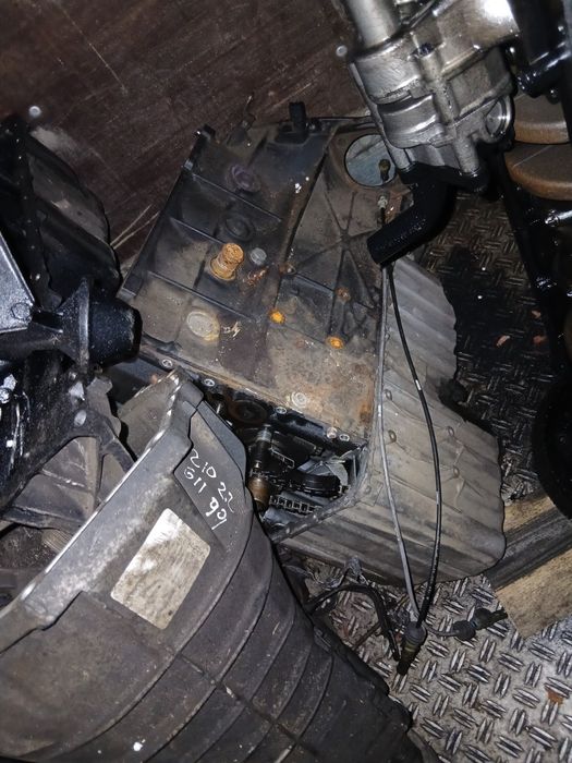 Двигун 2.7  OM 613 Mercedes