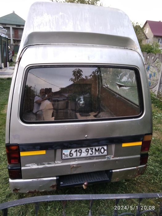 Продам Mazda e2200