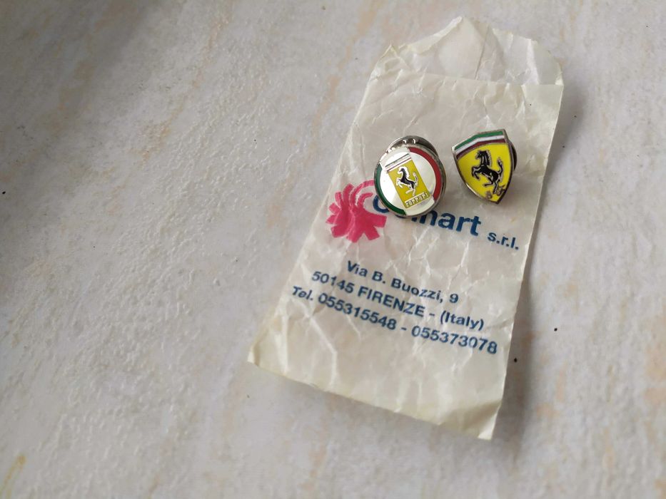 gadżety emblematy oryginalne Ferrari