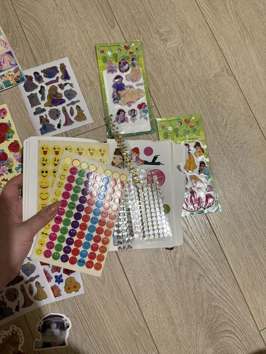 продам лот наліпок